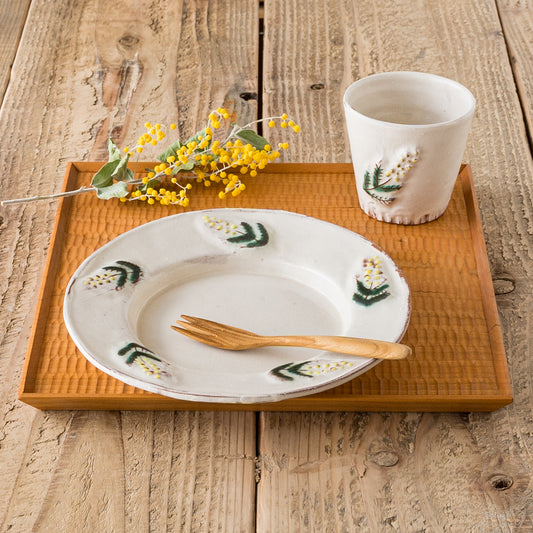 長浜由起子さんのミモザ6寸皿とフリーカップ