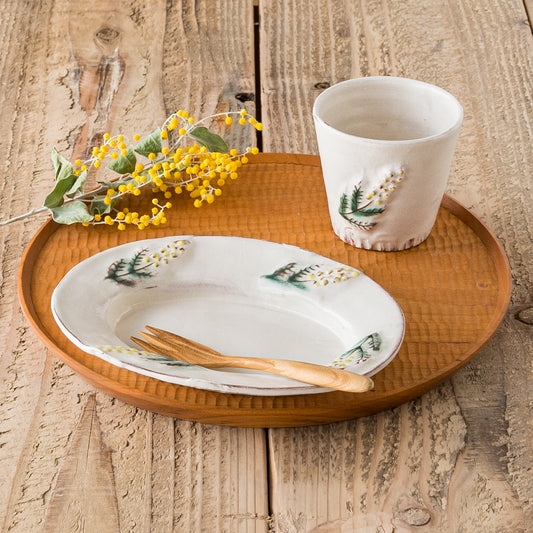 長浜由起子さんのミモザオーバル皿小とフリーカップ