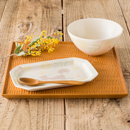 菊知真由美さんのミモザのボウルとリスとミモザの長方プレート