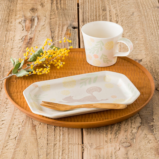 菊知真由美さんのミモザのマグとミモザとリスの長方プレート