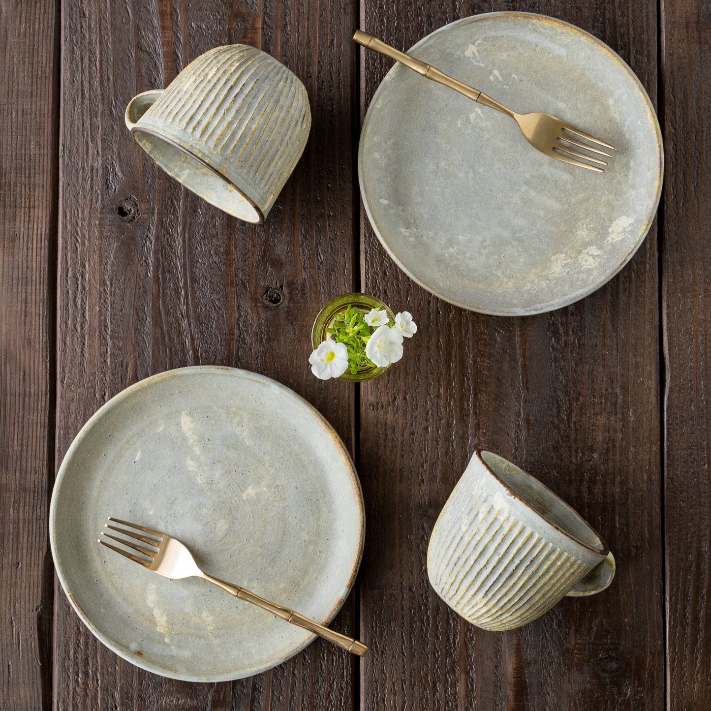 町田裕也さんのあわしろのしのぎマグと平皿6寸