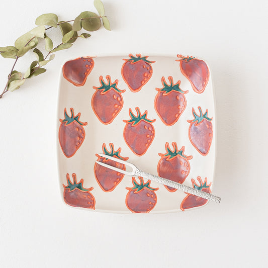 フルーツやお菓子にピッタリ合う波佐見焼fruitsイチゴ柄の角鉢