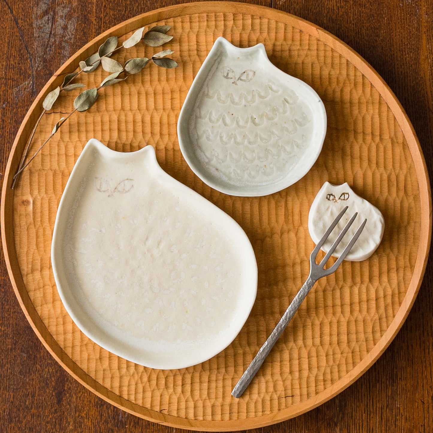 おうち時間を豊かにしてくれる庄司千晶さんのねこのお皿と箸置き