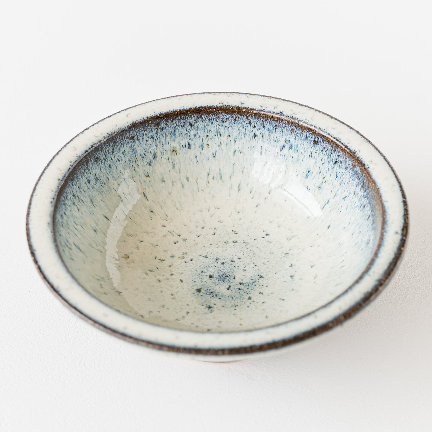 おうち時間を心地よく過ごせる小代焼ふもと窯の6寸鉢