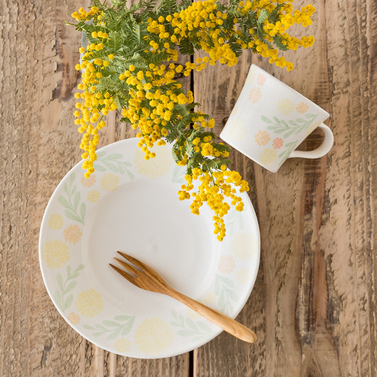 菊知真由美さんのミモザのうつわ