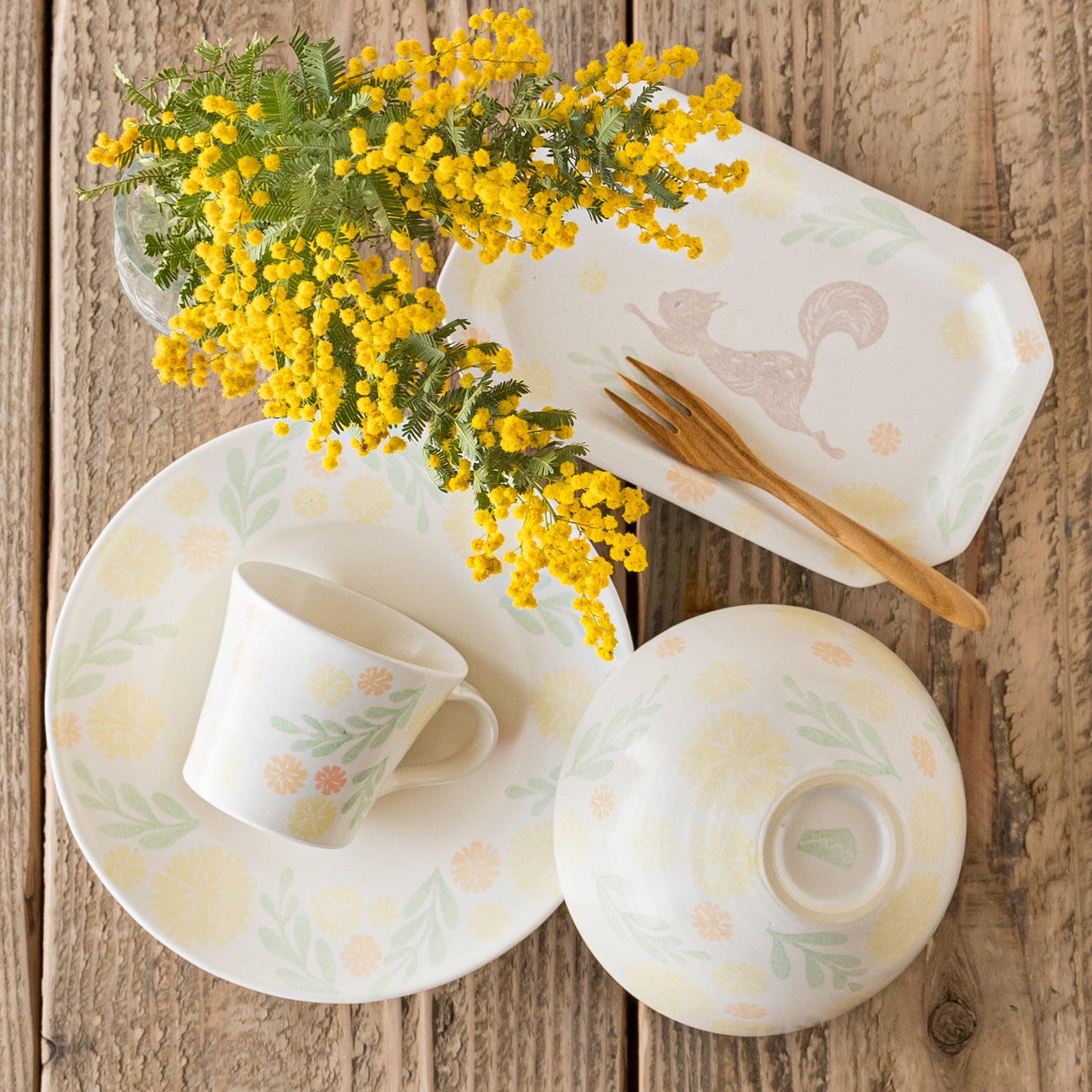 菊知真由美さんのミモザのうつわ