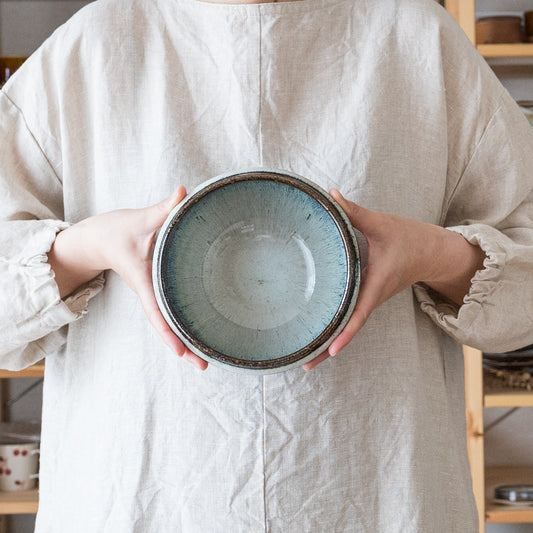 幻想的な青白が美しい小代焼ふもと窯のどんぶり