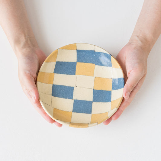 モザイク模様がおしゃれな坂下花子さんのケーキ皿