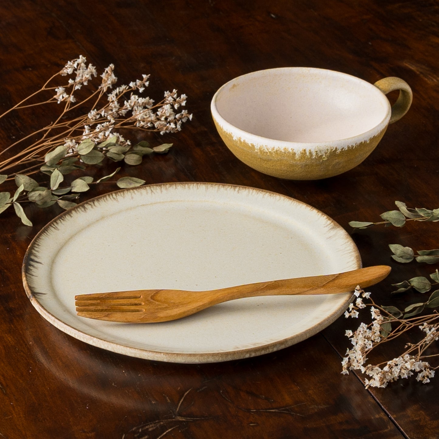 ワンプレートご飯にぴったりなヤガミサヨさんの7寸リムプレートとマグ