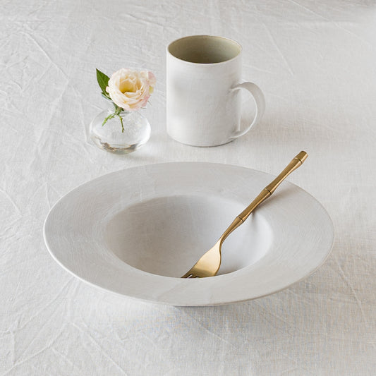 児玉修治さんのスープリム皿とストレートカップLカンヴァス