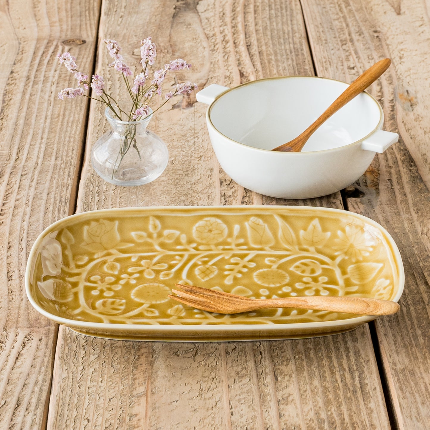 波佐見焼和山のレリーフフラワーパレード長角皿とグラタンボウル
