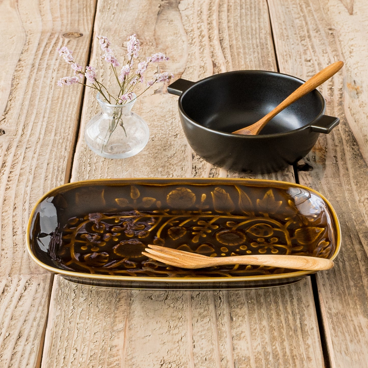 波佐見焼和山のレリーフフラワーパレード長角皿とグラタンボウル