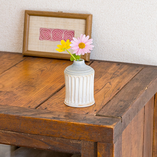 日々の生活に潤いを与えてくれる田中志保さんの花器