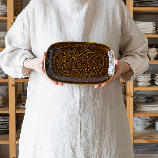 Relief Flower Parade Long Square Plate Brown | Hasamiyaki Wazan Square Plate