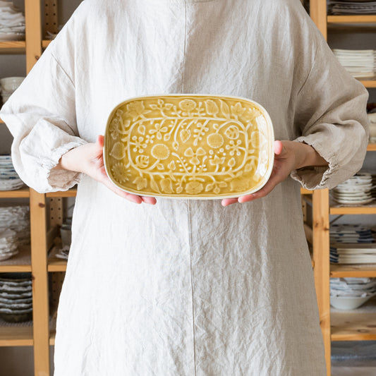 波佐見焼和山のレリーフフラワーパレード長角皿