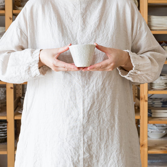 前田麻美さんの灰青釉の花七宝蕎麦猪口
