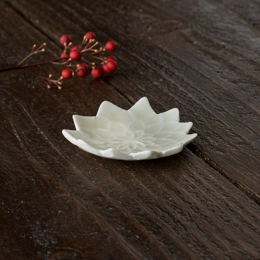 前田麻美さんの灰青釉のダリア豆々皿