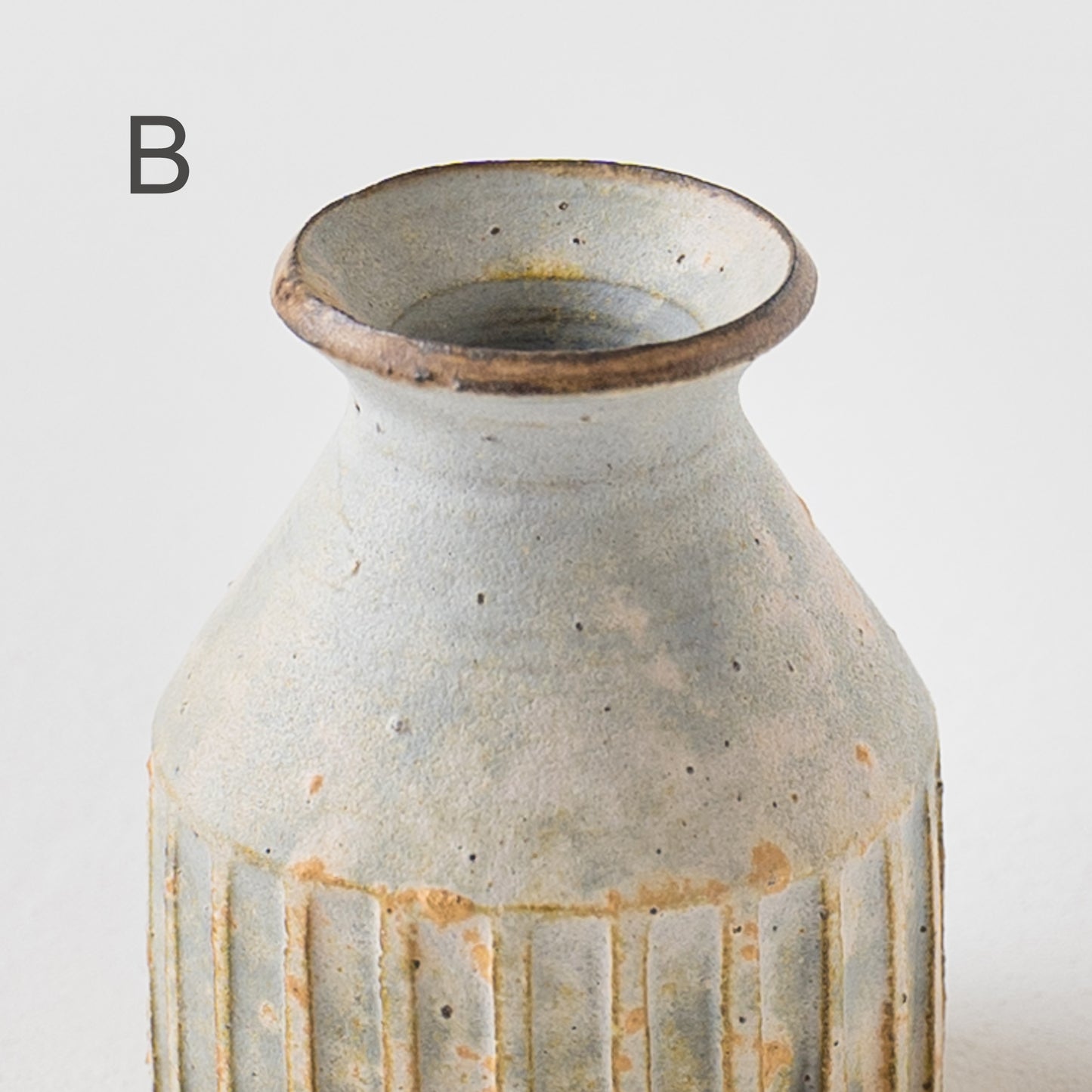 独特の風合いが素敵な町田裕也さんのあわしろの花器