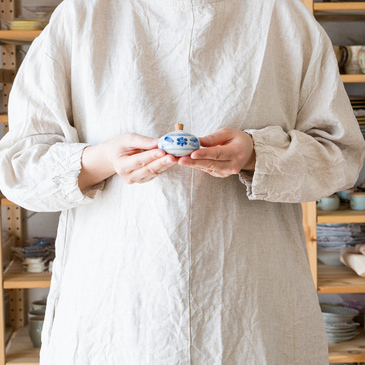 素敵な調味料入れが置いてあるだけで食卓が華やぐ田中志保さんの塩コショウ入れ