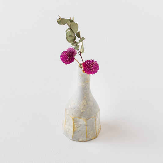 あわしろの風合いが美しい町田裕也さんの花器