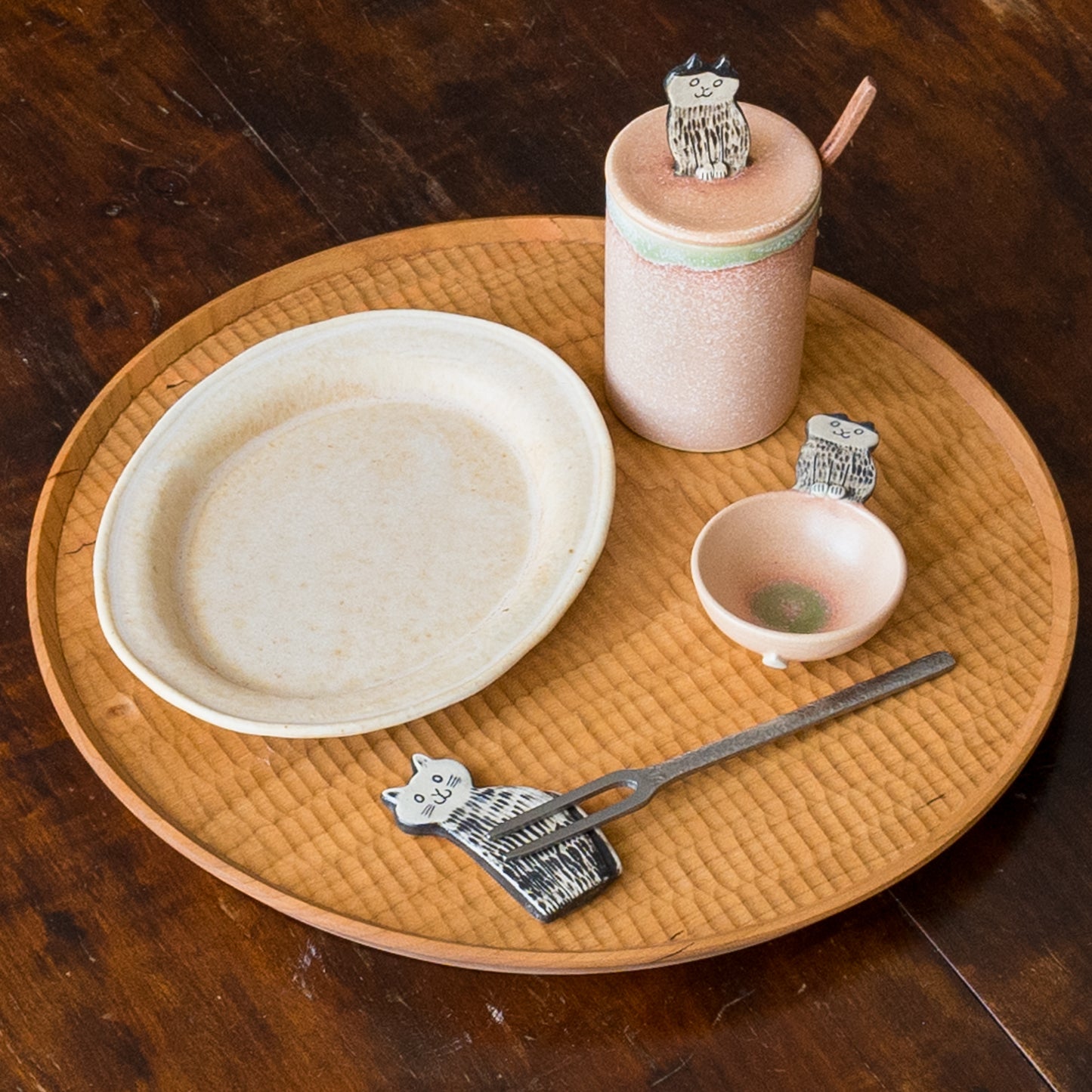 おうちでカフェ気分を楽しめるpoetoria種田ゆかさんのねこのうつわ