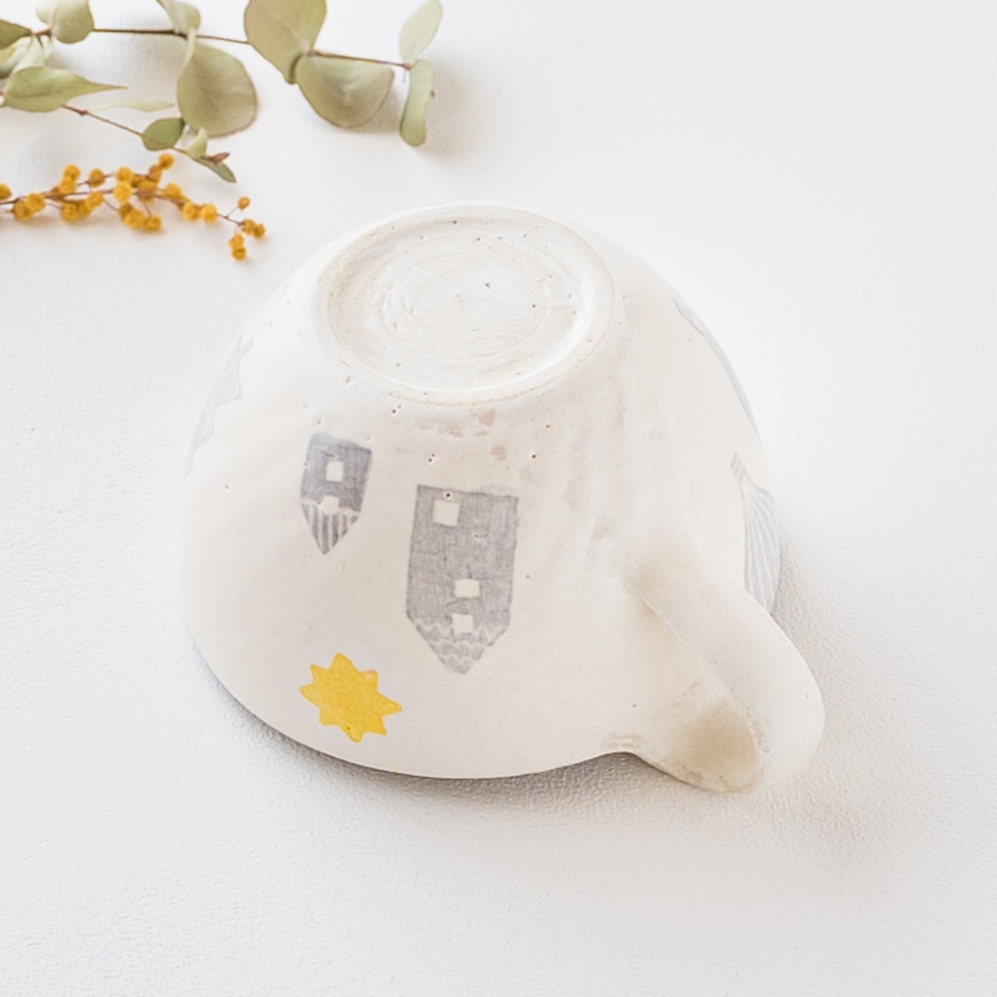 いつも手元に置いておきたくなる安見工房の和紙染めメルヘンのマグ