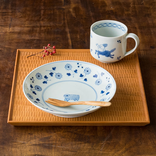 石川理恵さんの花と羊の皿とケンタウロスのマグ