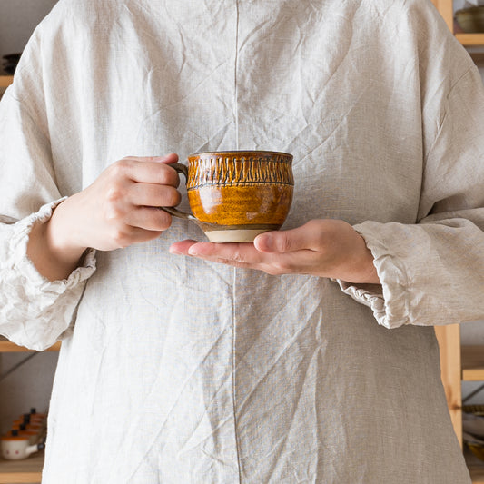 食卓を豊かにしてくれる小鹿田焼坂本庸一窯の飛び鉋マグ
