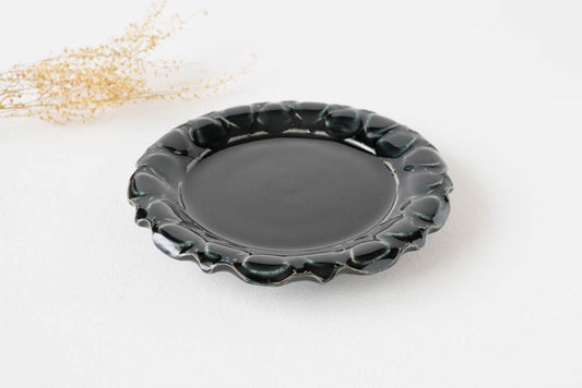 ルリアメ工房のレースカッティングリムのケーキ皿