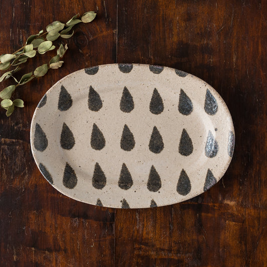 ケーキや和菓子を乗せたくなる岡村朝子さんの可愛いオーバル皿