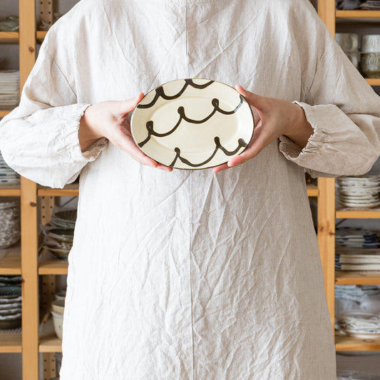 紀窯中川紀夫さんのスリップウェアくるくる模様楕円リム皿