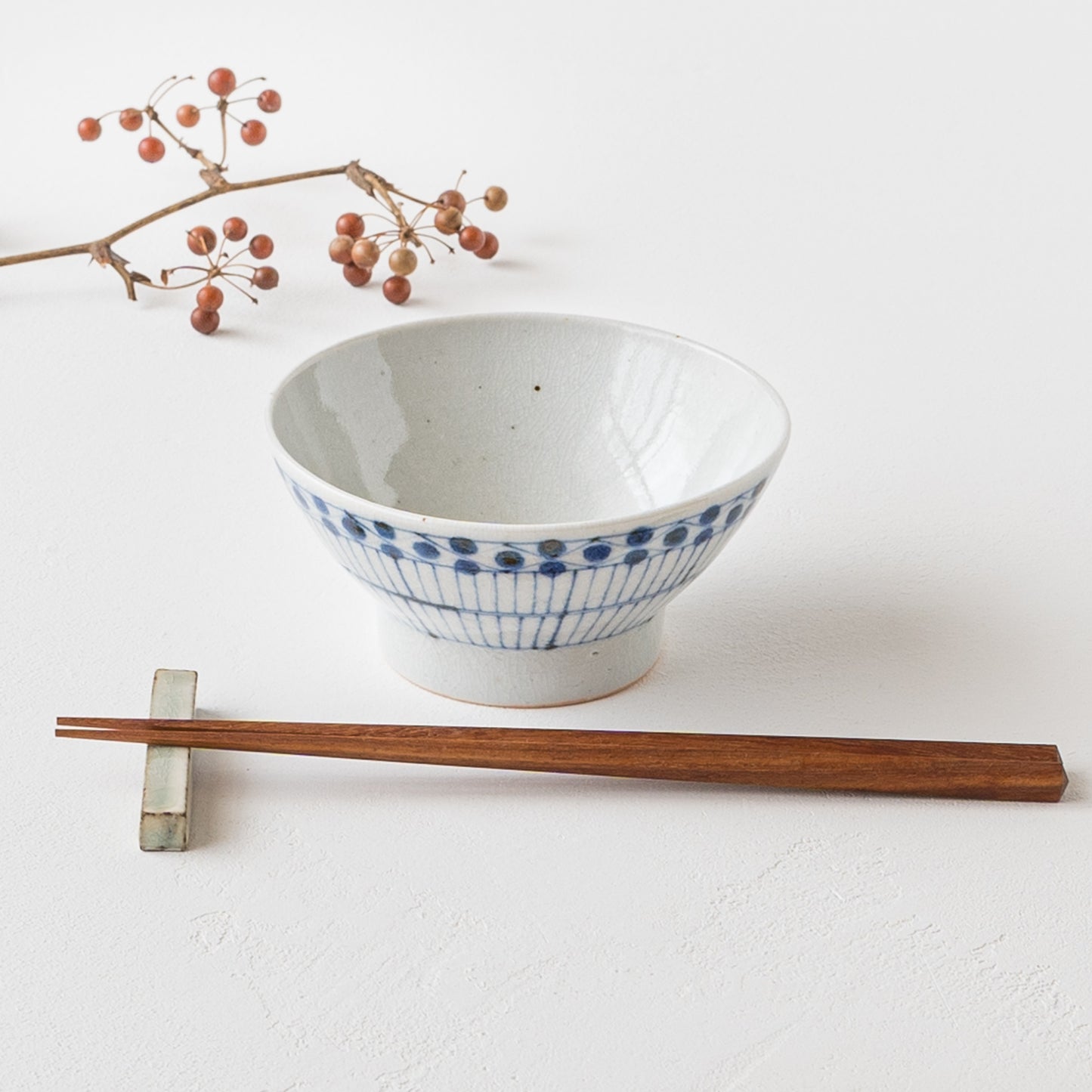 花垣文の模様がおしゃれな陶彩窯のめし碗