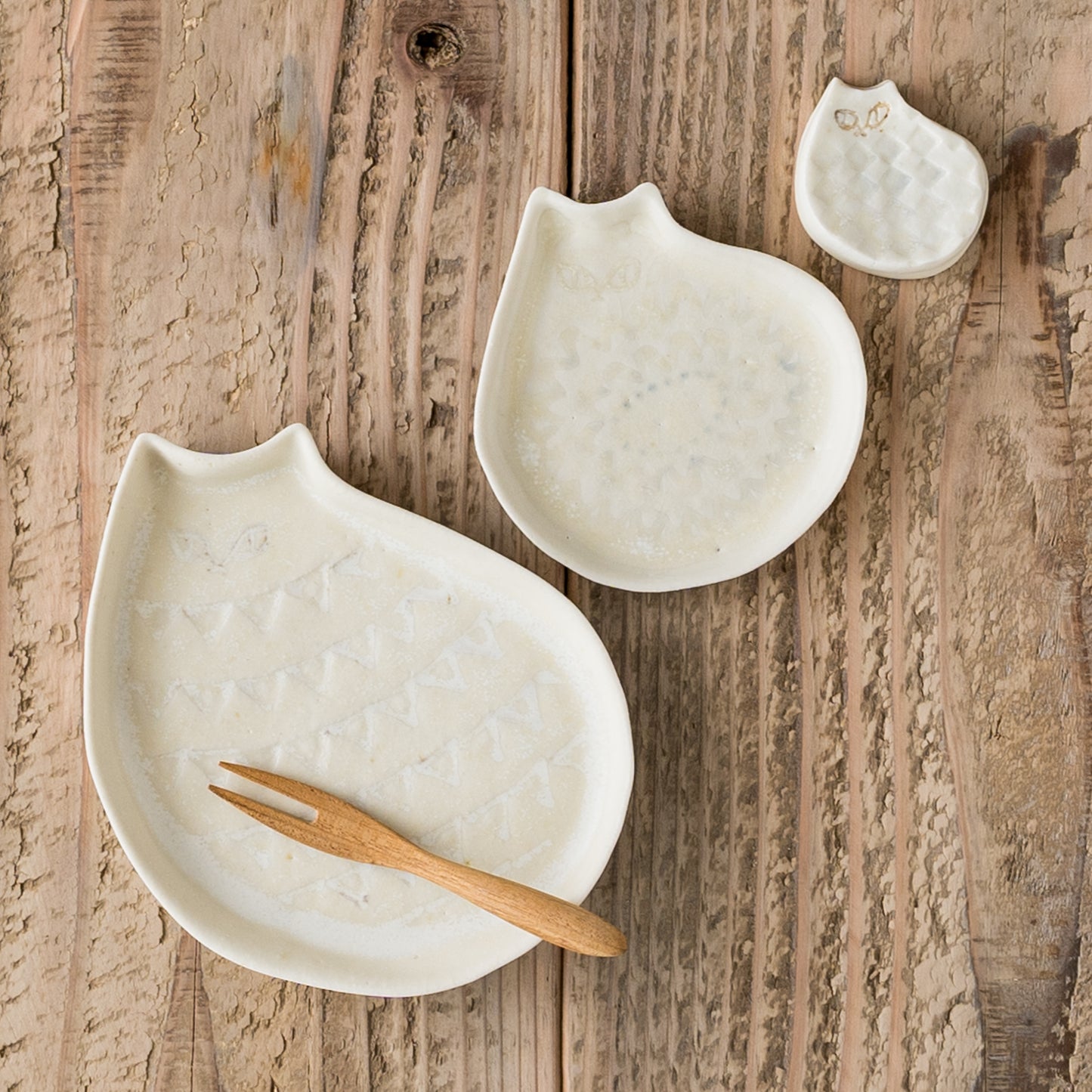 おしゃれで可愛い庄司千晶さんのねこのお皿と箸置き