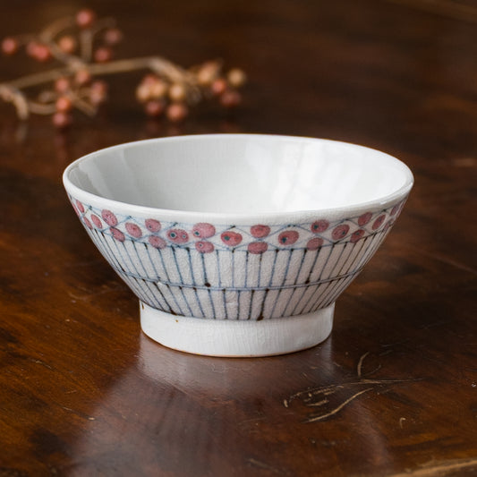 ご飯がもっと美味しくなる砥部焼陶彩窯の花垣文めし碗