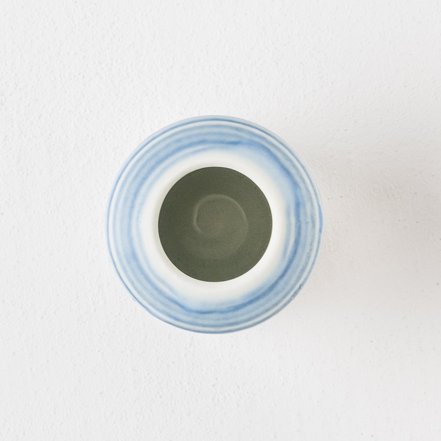 心豊かな毎日になる田中志保さんの花模様の花器