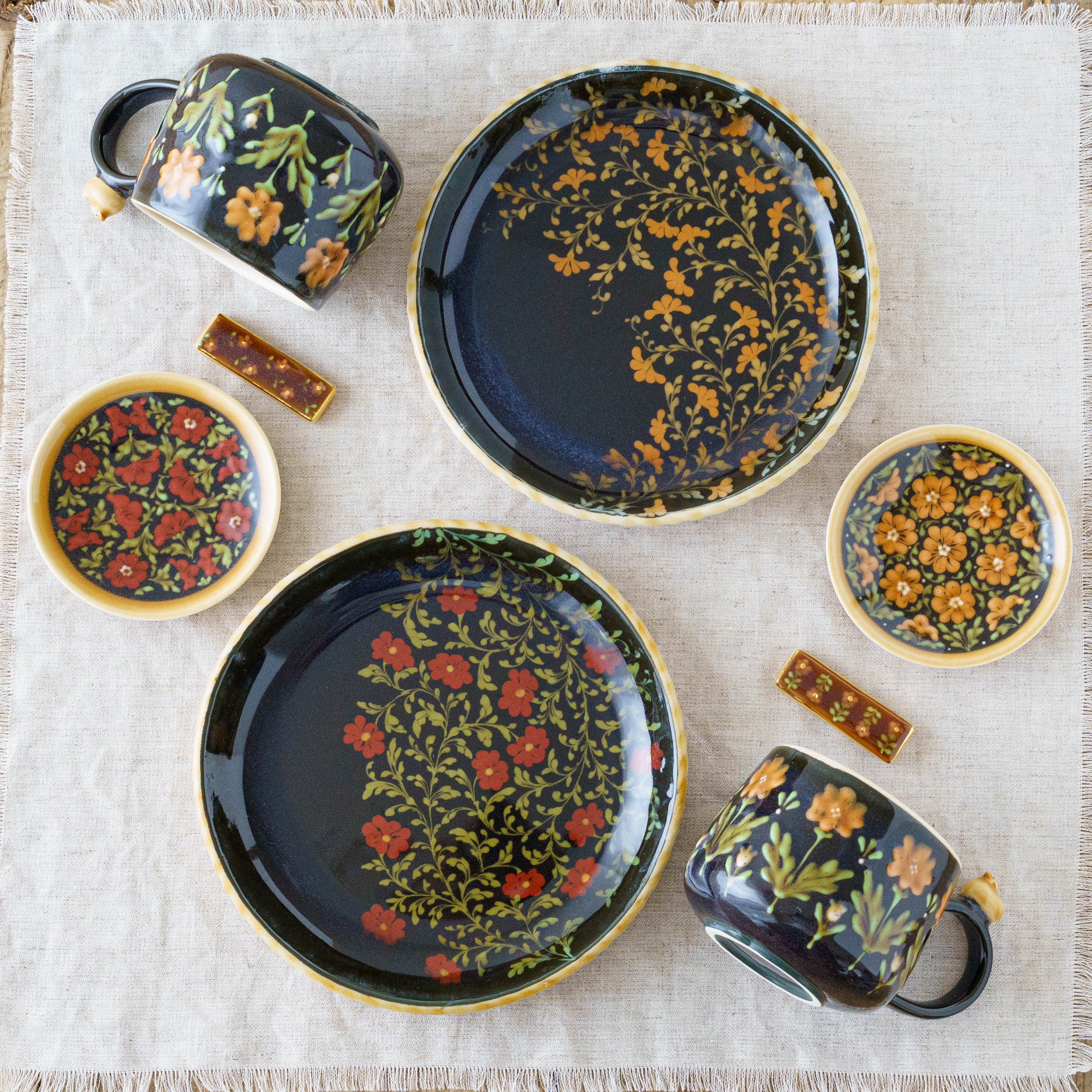 やわらかな線の向こうに　 - 荒井彩乃 -