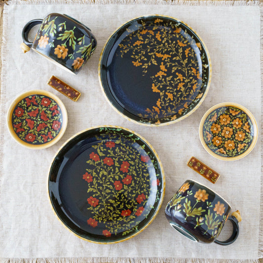 やわらかな線の向こうに　 - 荒井彩乃 -