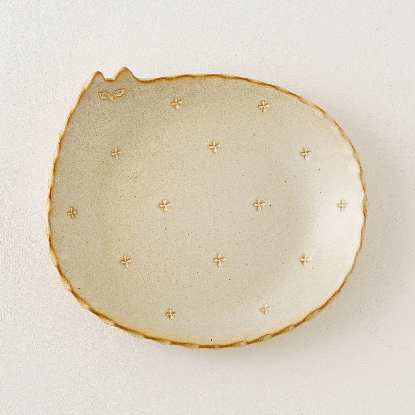 ねこさん皿　小花　大｜アトリエ モノラー