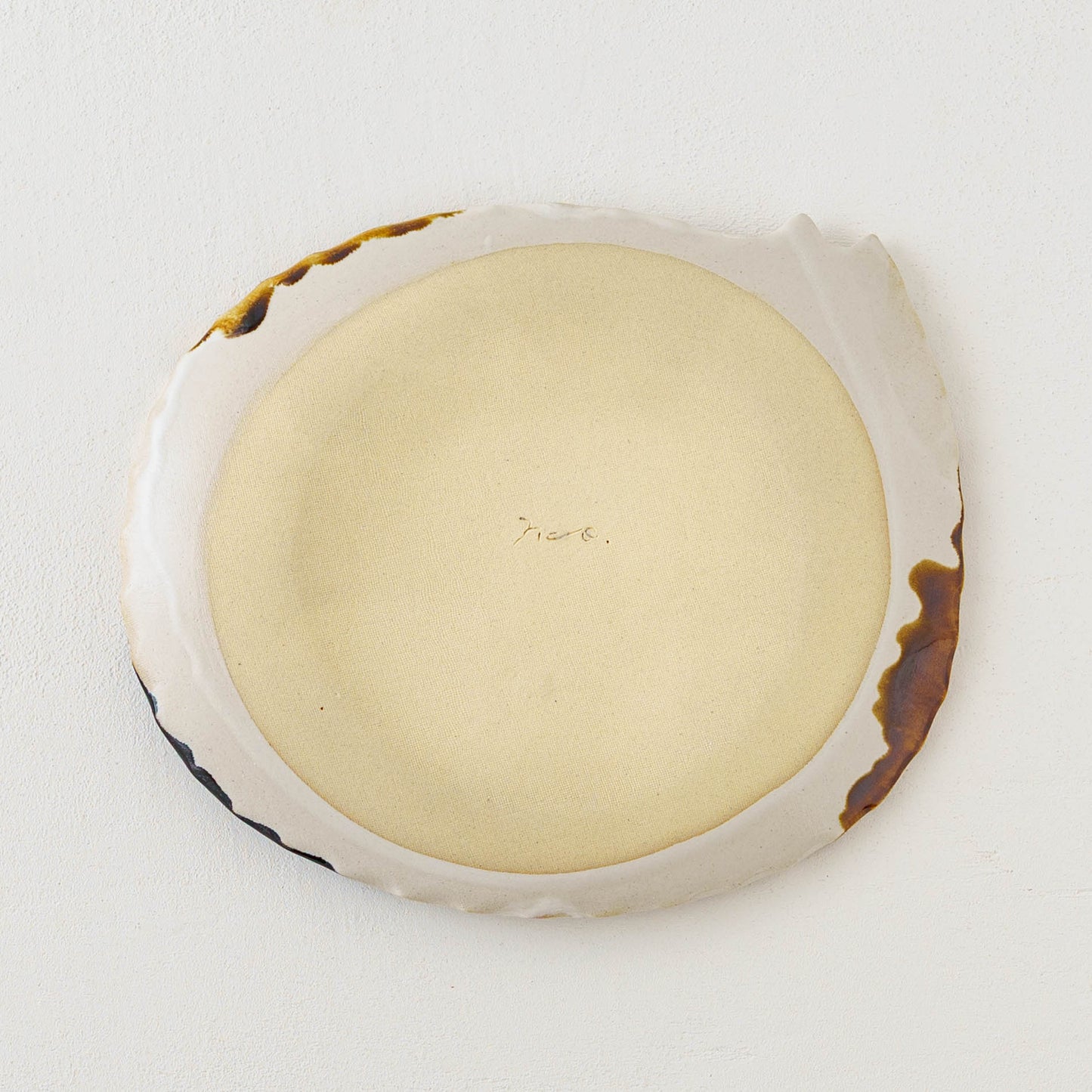 Cat plate L calico | Atelier Monora