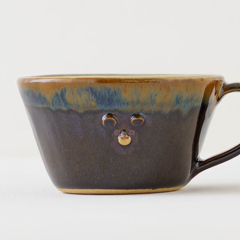 くまさんマグ　茶｜アトリエ モノラー