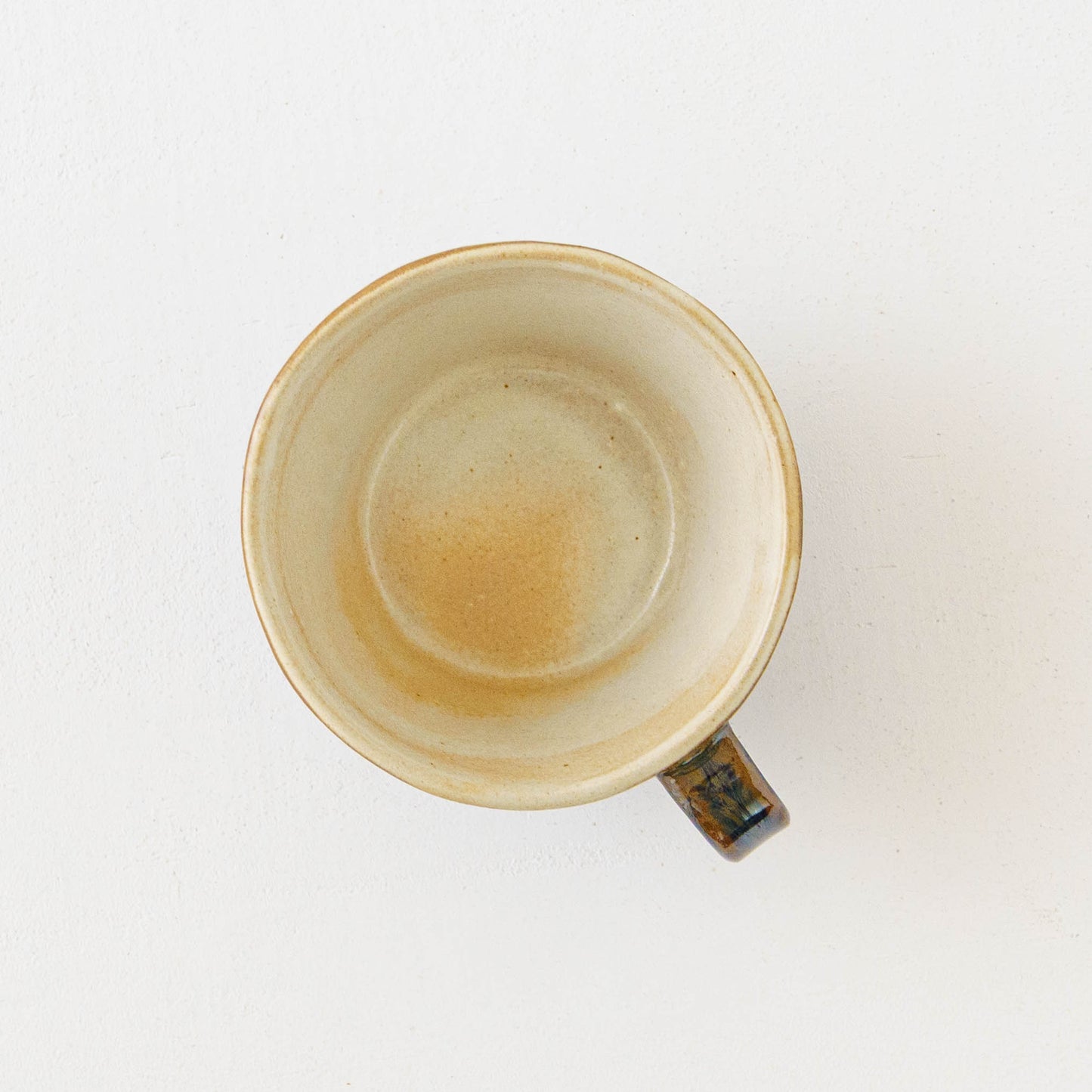 くまさんマグ　茶｜アトリエ モノラー