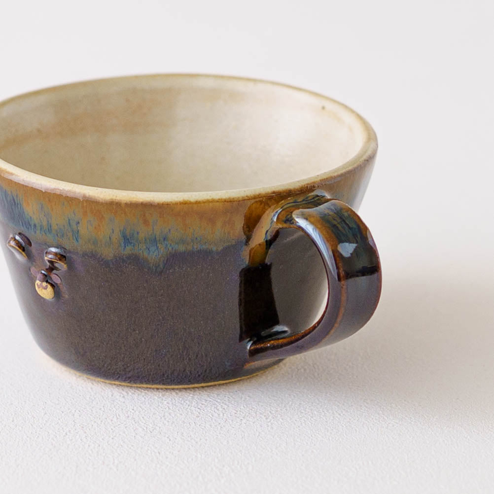 くまさんマグ　茶｜アトリエ モノラー