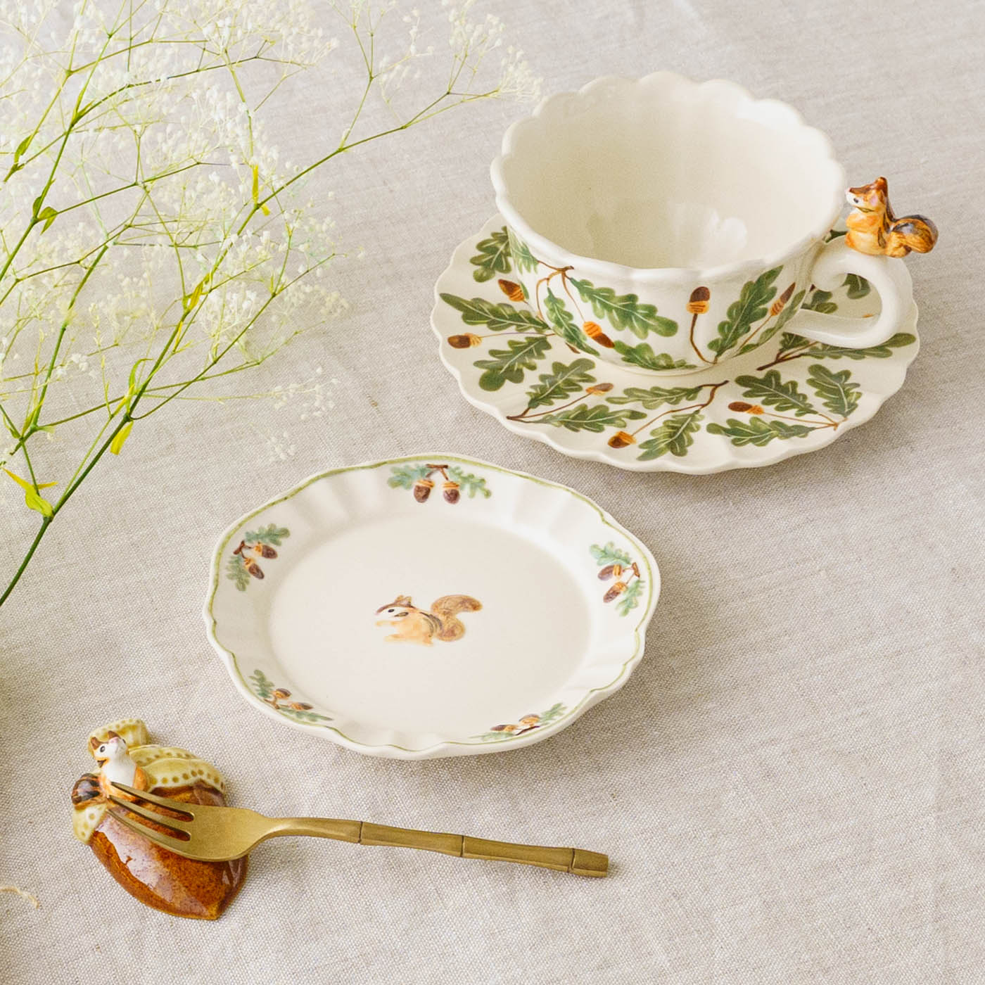 Squirrel acorn chopstick rest | Sugar Poppo