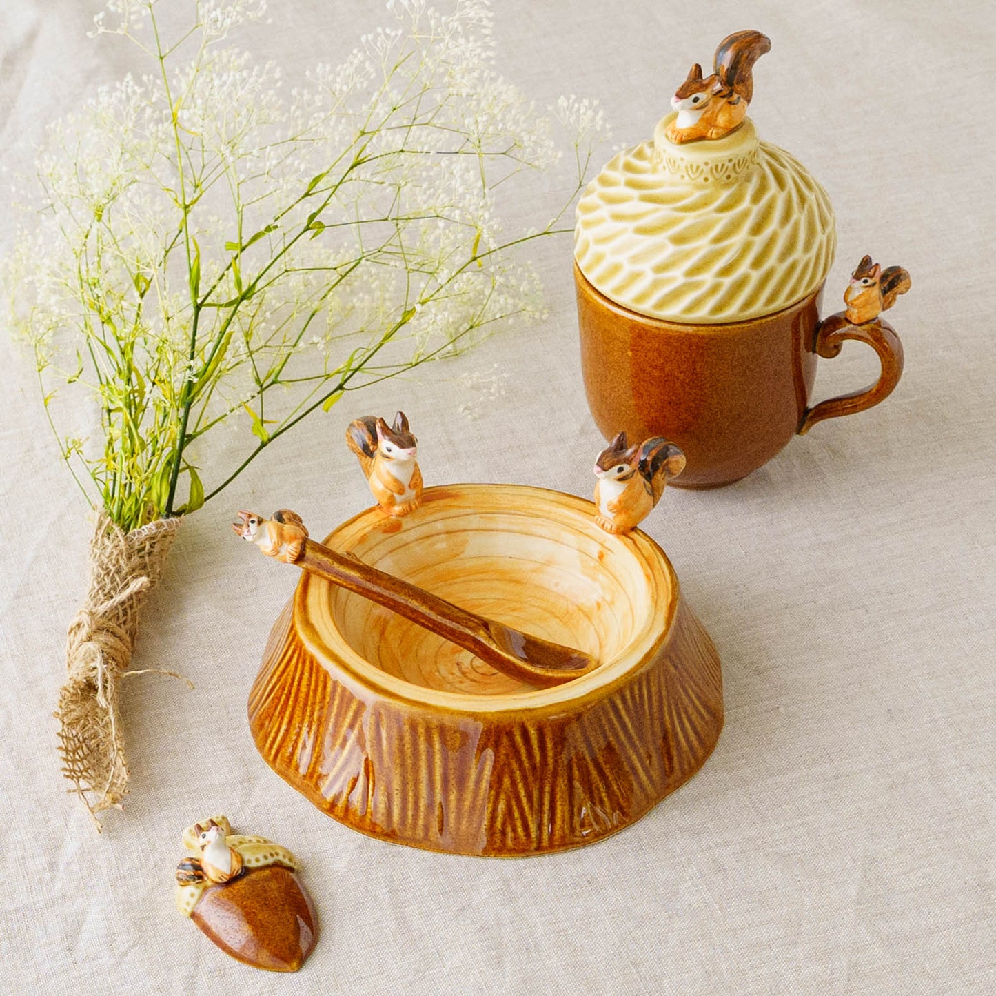 Squirrel acorn chopstick rest | Sugar Poppo