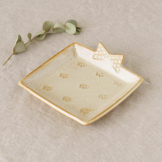 Gift box plate ribbon | Atelier Monora