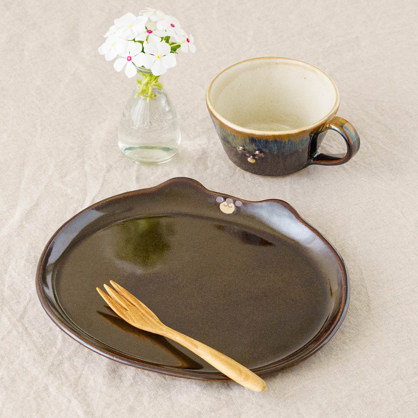 Bear plate brown L | Atelier Monora