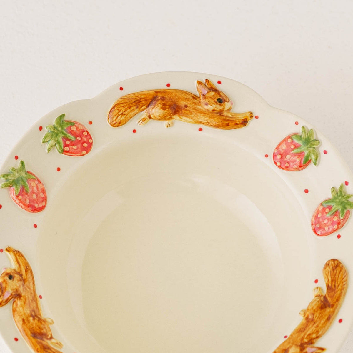 Bowl Hopping Squirrel little Strawberry S | Sugar Poppo