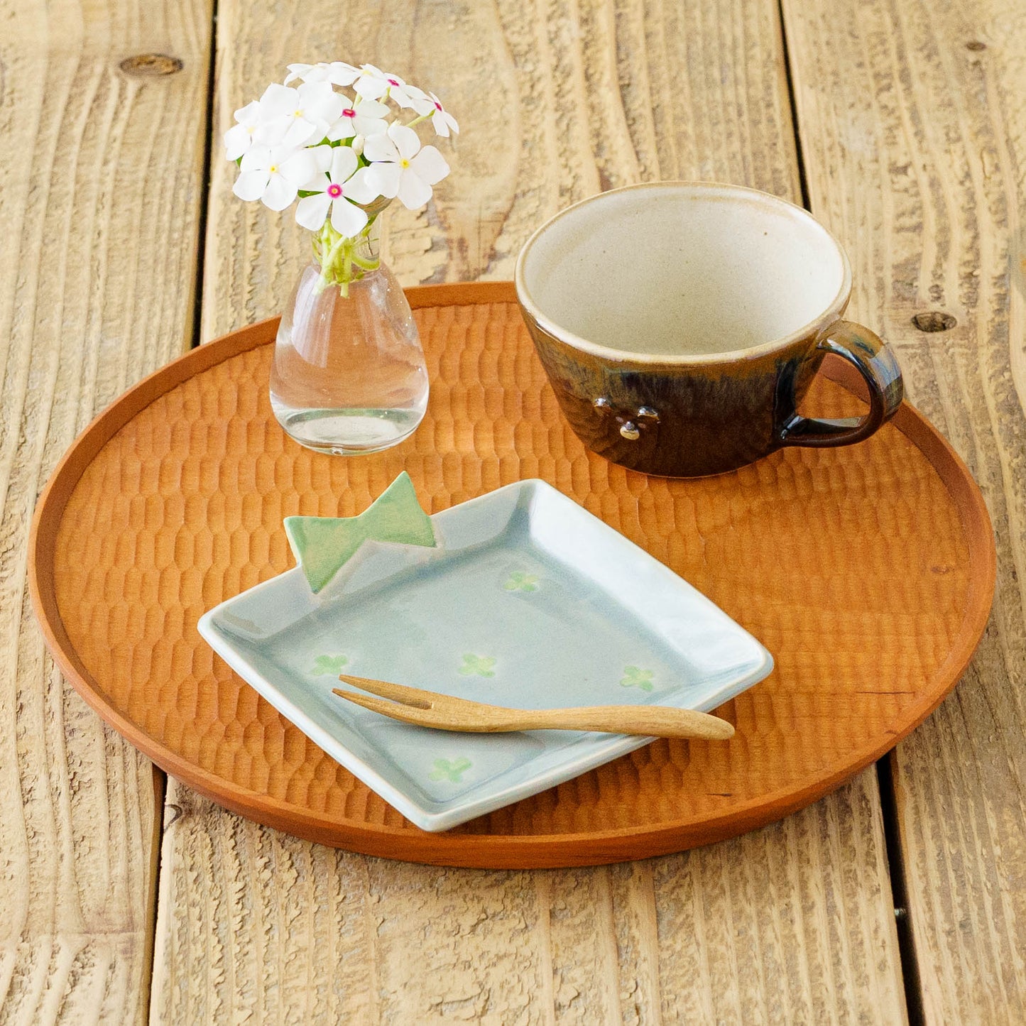 プレゼントのお皿　薄雨 x 黄緑花｜アトリエ モノラー