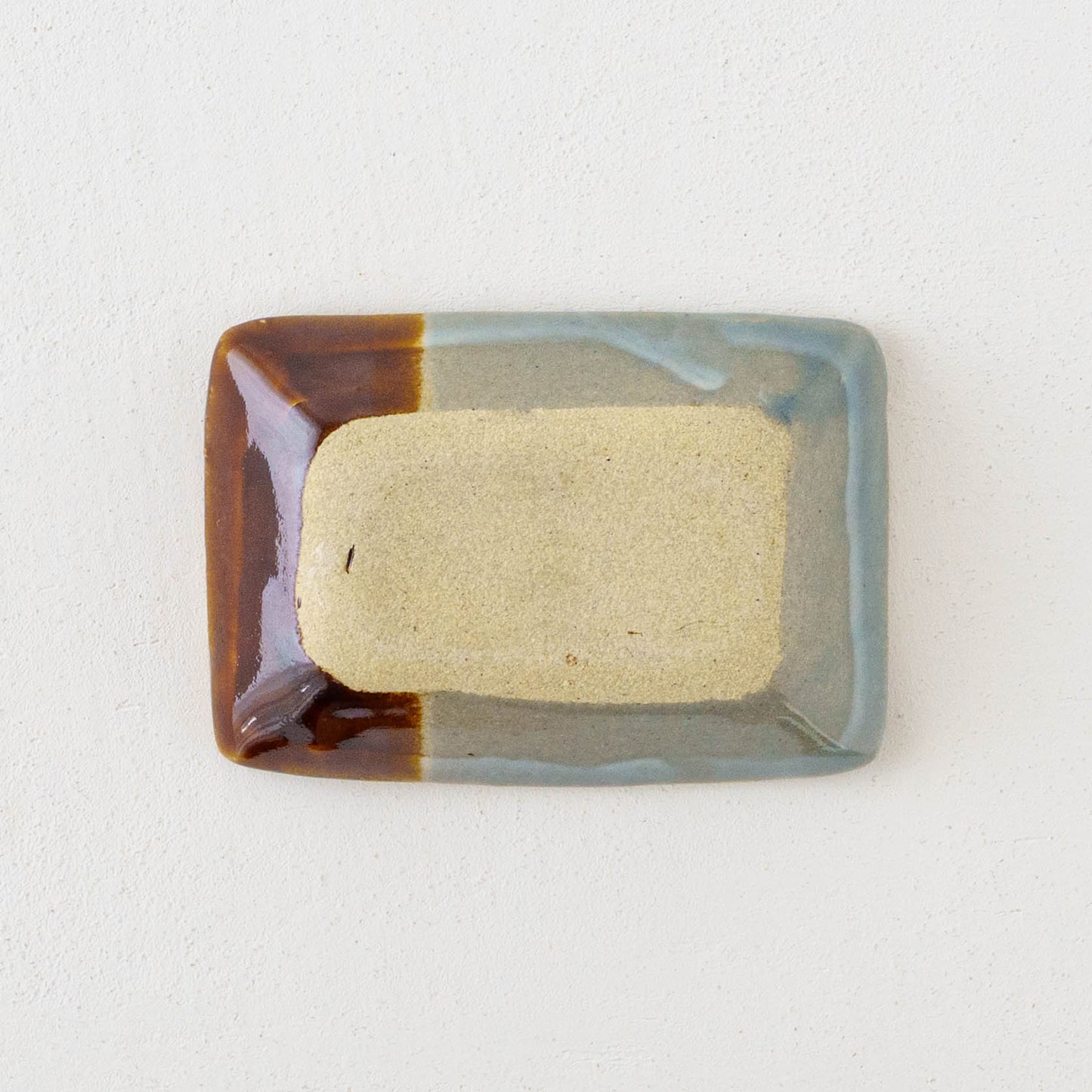 しょうゆ皿　ドット柄　水色 x 飴釉｜榎田若葉　えのきだ窯