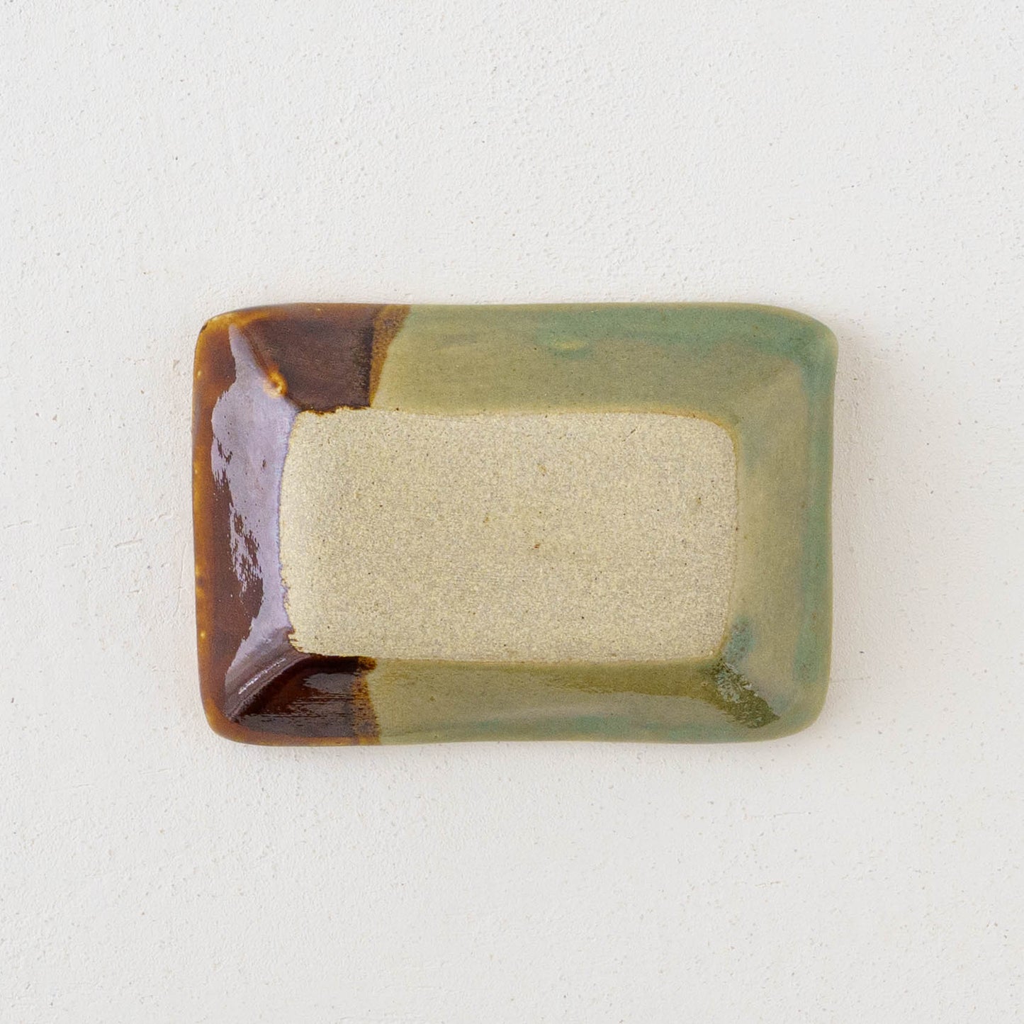 しょうゆ皿　ドット柄　緑色 x 飴釉｜榎田若葉　えのきだ窯